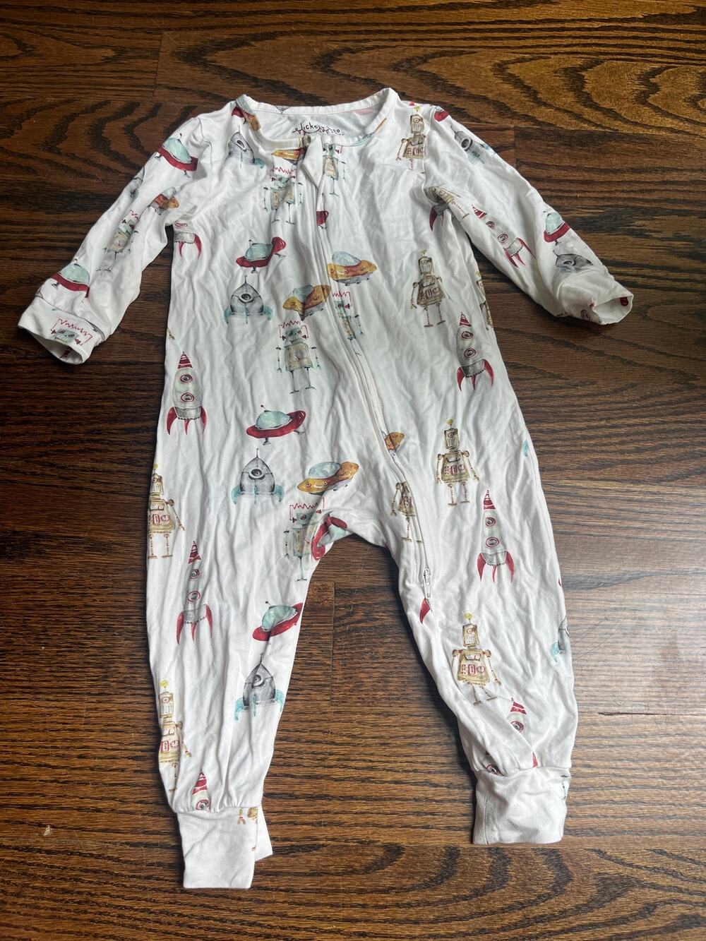 Tickety-boo baby boy one-piece romper pajamas Sz. 9-12 mo robots print